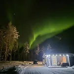 Casa de Férias Aurora Haven- Jaervenrantamoekki, Oma Sauna Ja Rauha Vanttauskoski