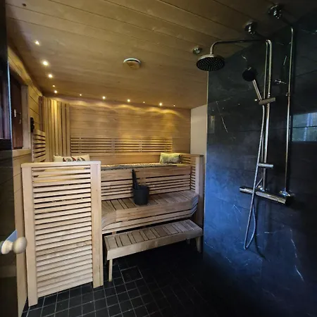 Casa vacanze Aurora Haven- Jaervenrantamoekki, Oma Sauna Ja Rauha Vanttauskoski
