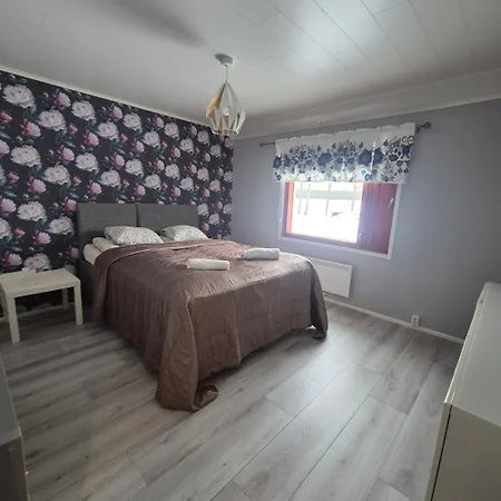 Casa de Férias Aurora Haven- Jaervenrantamoekki, Oma Sauna Ja Rauha