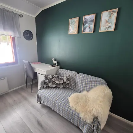 Casa de Férias Aurora Haven- Jaervenrantamoekki, Oma Sauna Ja Rauha *